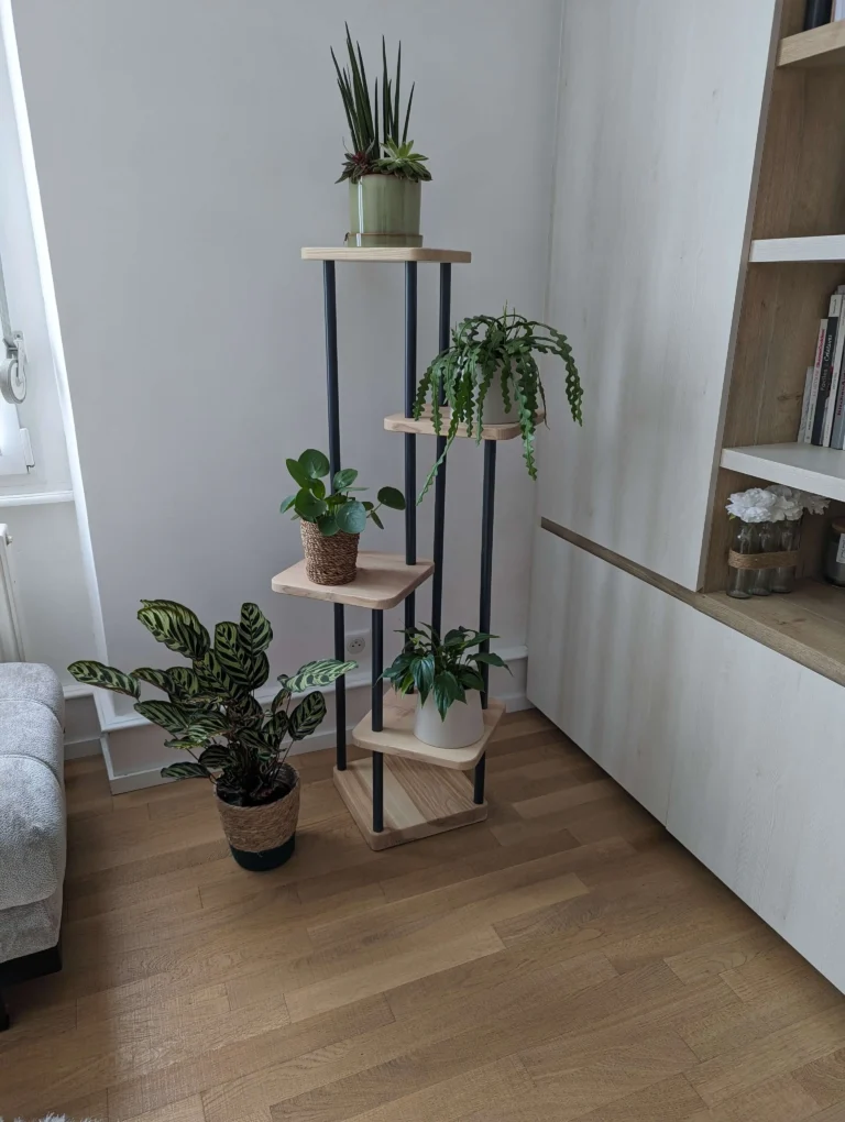 support-a-plantes-en-hetre-768x1020.webp