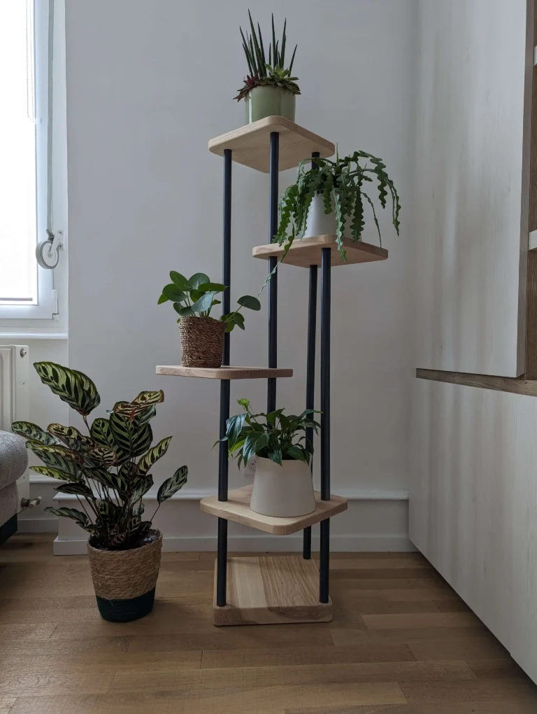 visuel-support-a-plante-en-hetre-768x1020.webp